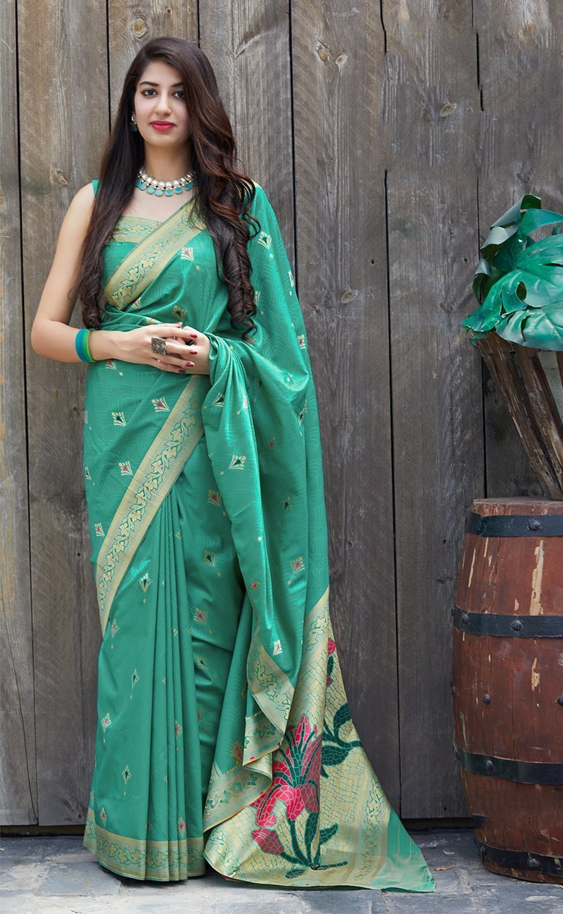 Women's Designed Banarasi Silk Festive Wear Saree5 - Monjolika