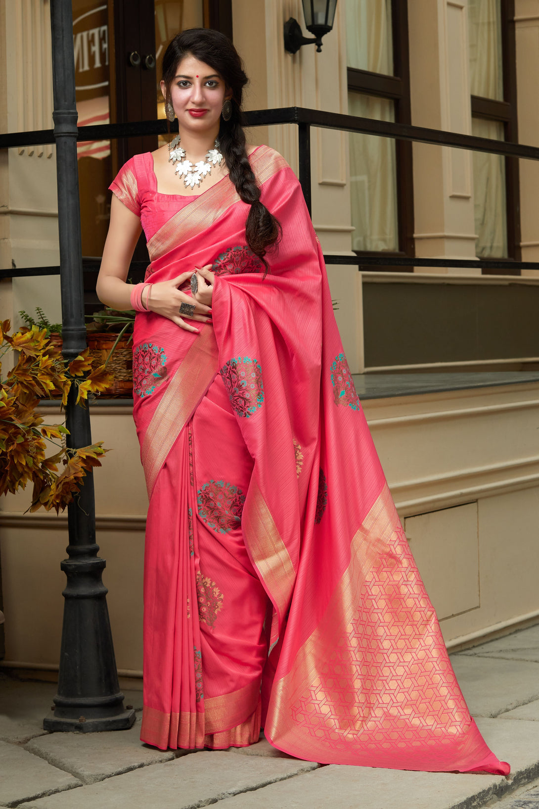 Women's Designed Banarasi Silk Festive Wear Saree15 - Monjolika