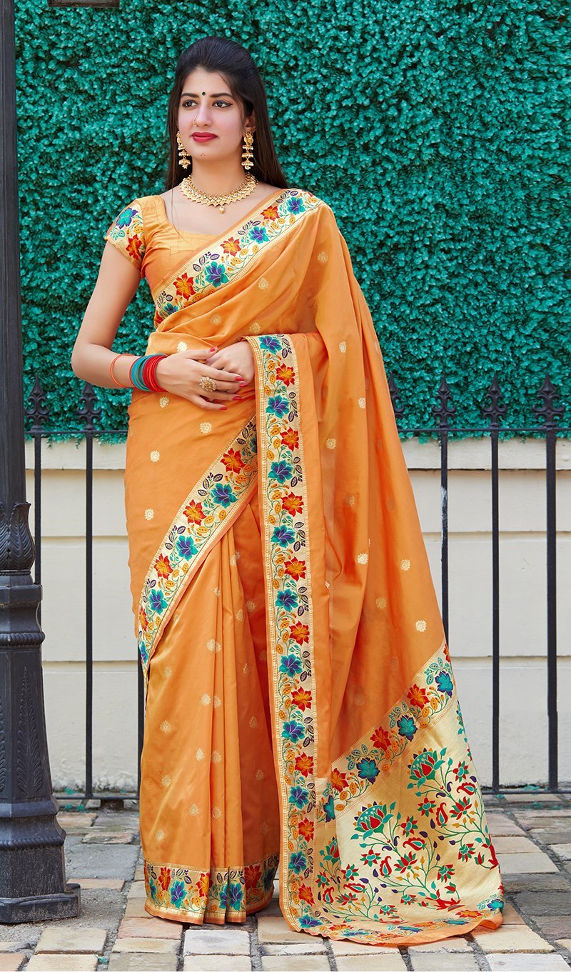 Women's Fabulous Banarasi Silk Saree With Unstitched Blouse1 - Monjolika