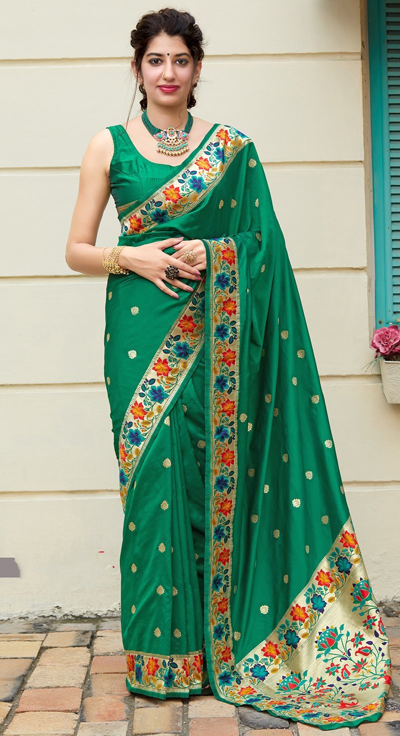 Women's Fabulous Banarasi Silk Saree With Unstitched Blouse1 - Monjolika