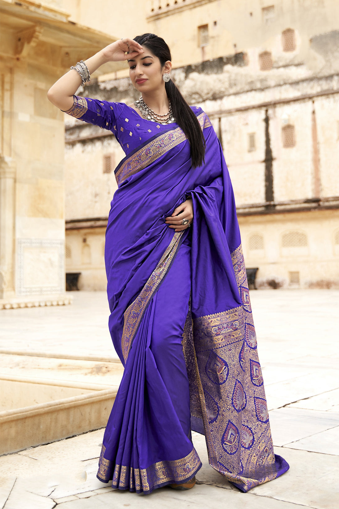 Women's Silk Function Wear Woven Saree - Monjolika