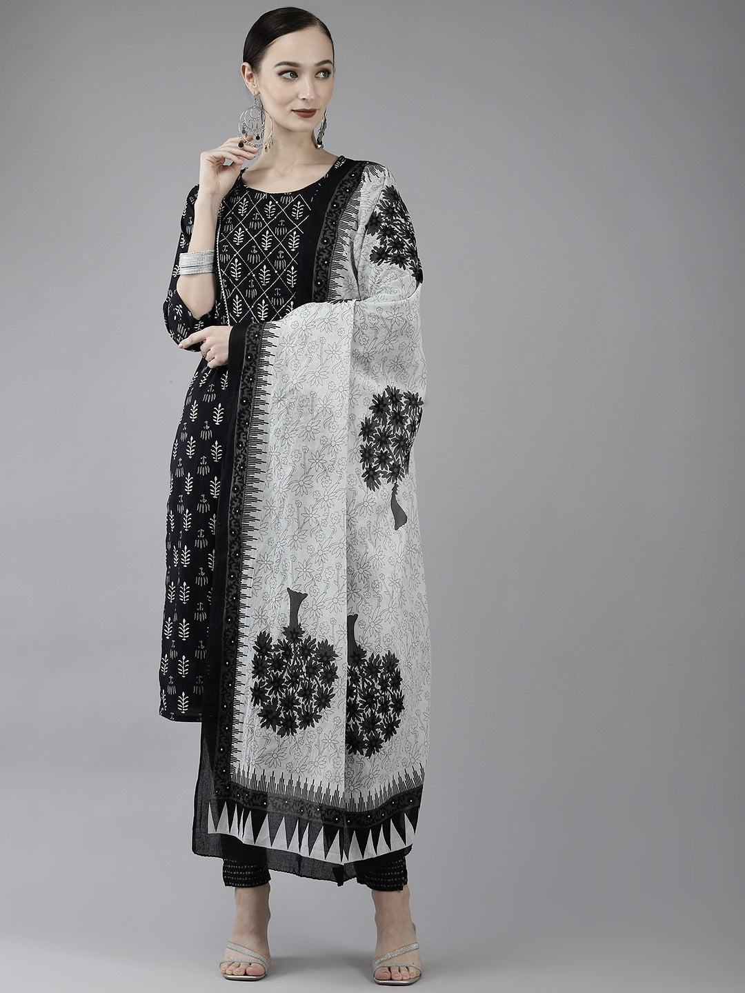 Women's Black Ethnic Motifs Bijia Lace Kurta With Trousers & Dupatta - Yufta