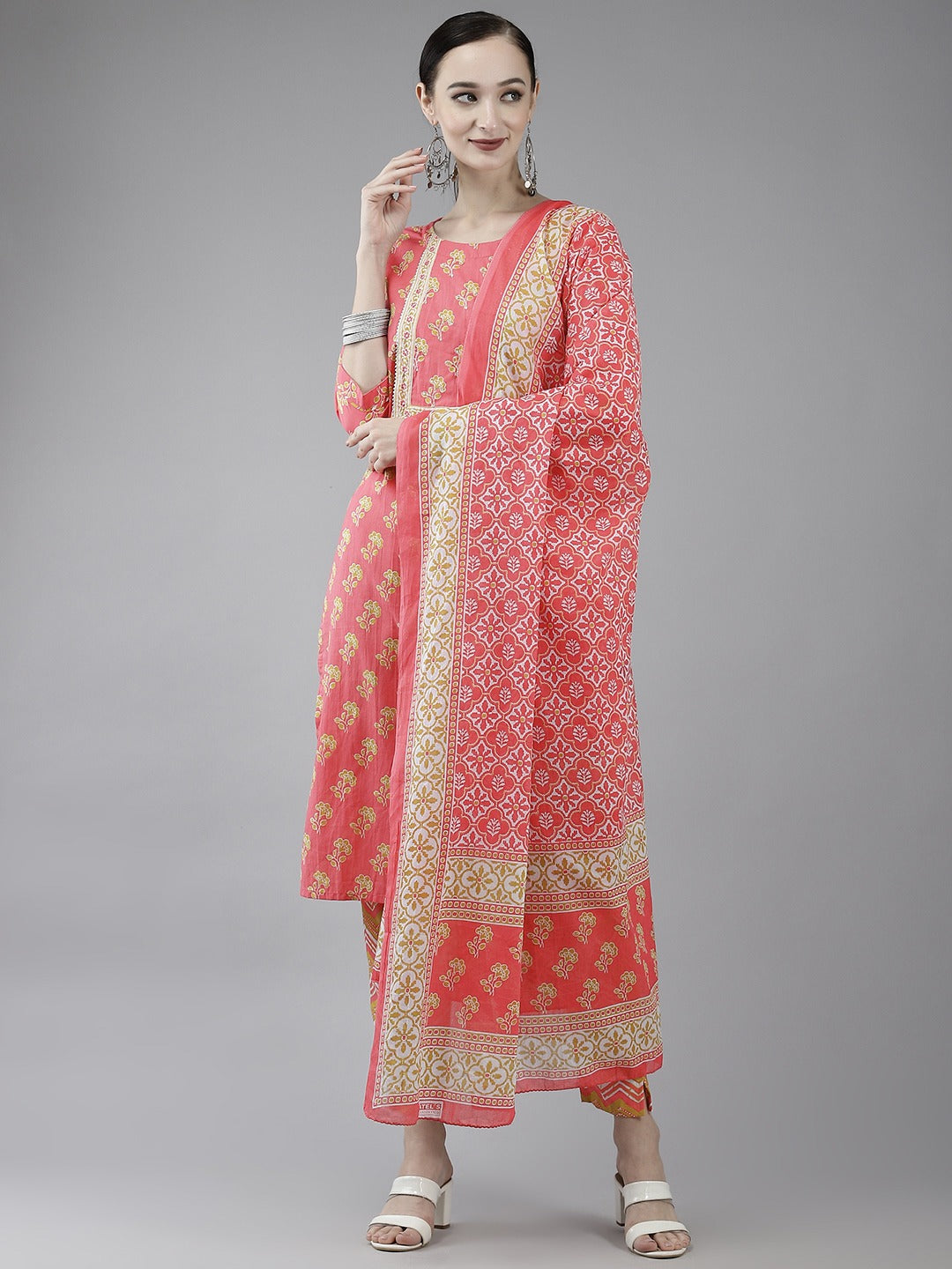 Women's Pink Floral Print Kurta With Trousers & Dupatta - Yufta