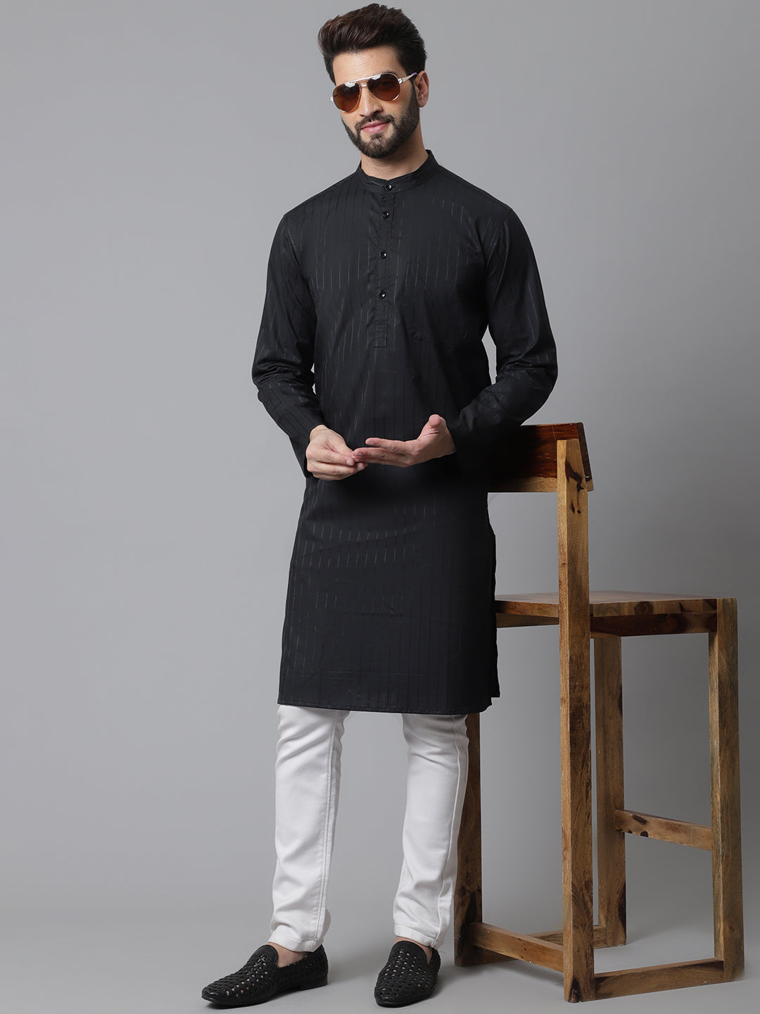 Men's Black Solid Kurta With Band Collar - Even Apparels