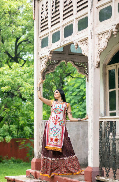 Women's Off White Dhingli Motif Embroidered Panel Top Paired With Wine Trendy Printed Skirt - Mesmora Fashion