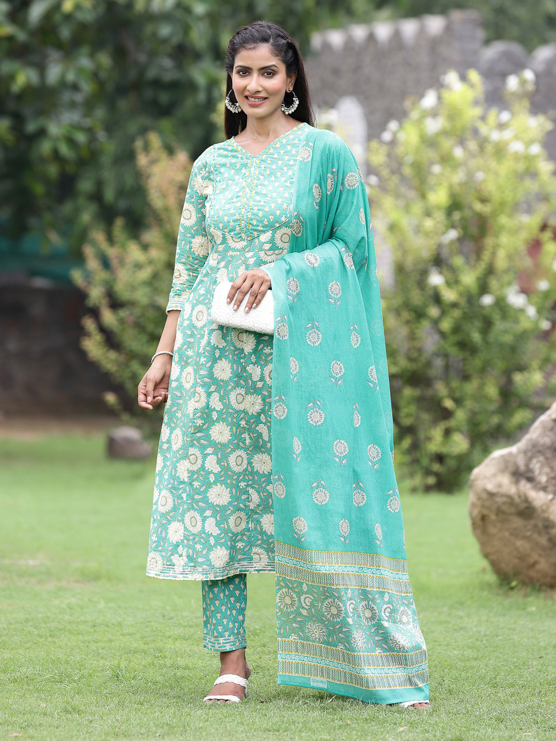 Women's Blue Cotton Cambric Festive Printed Kurta Set - Juniper