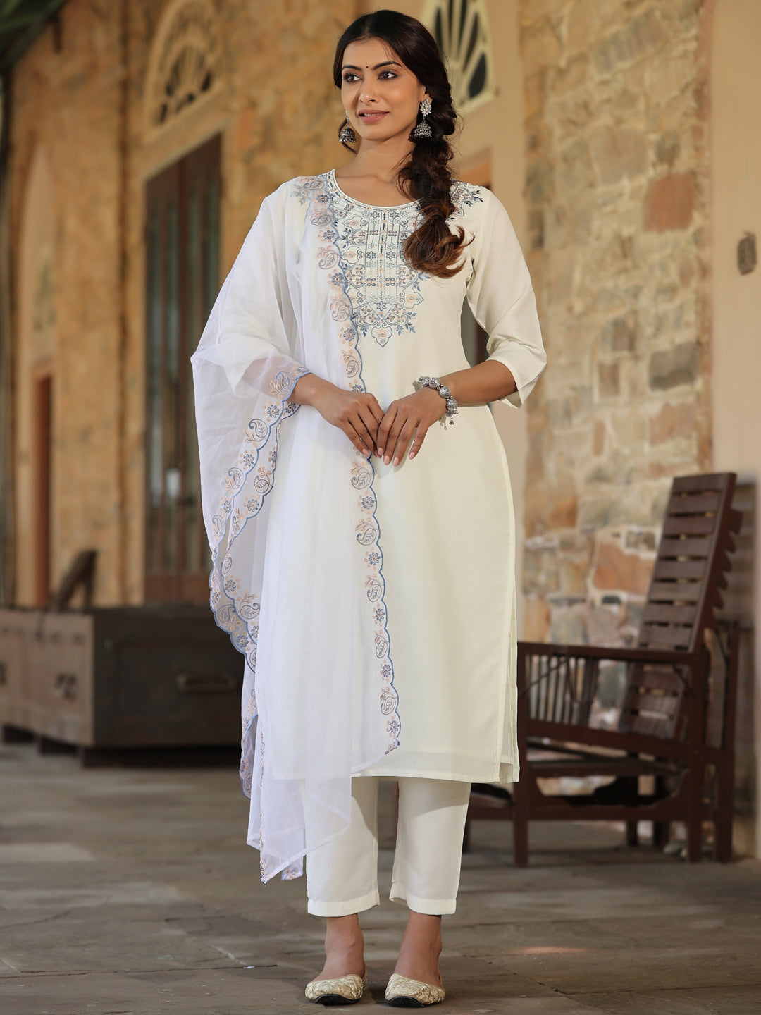 Women's White Chinon Solid Embroidered Kurta Set - Juniper