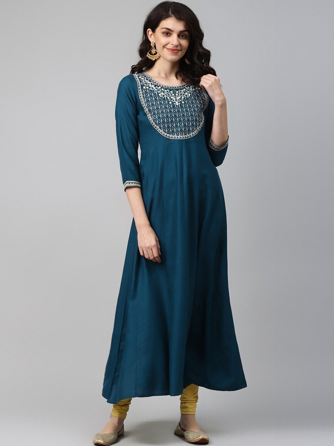 Women's Navy Blue Embroidered Kurta - Yufta