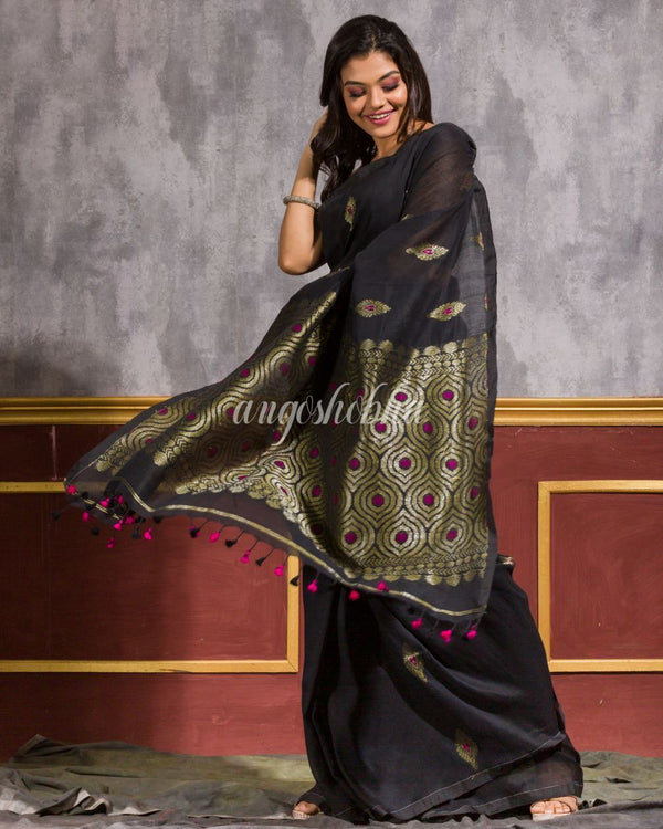 Women's Black Handwoven Linen Saree - Angoshobha