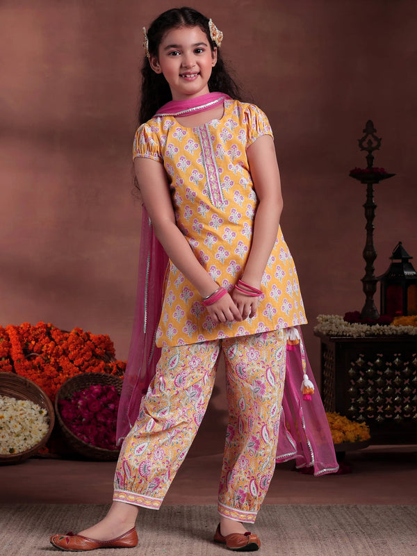 Kids Yellow Printed Cotton Straight Suit With Dupatta