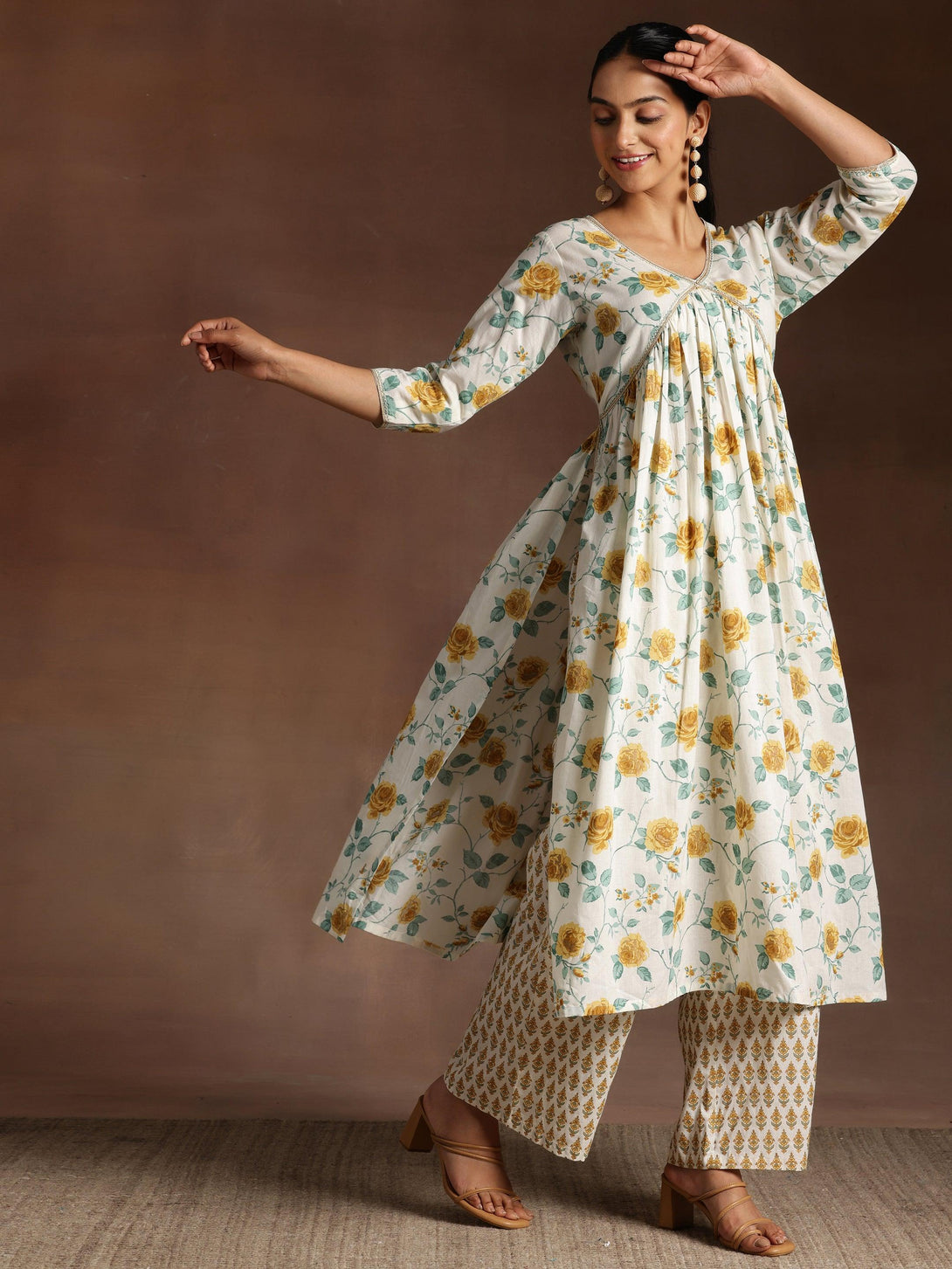 Tamannah Off white Printed Cotton A-Line Kurta With Palazzos - Jashvi