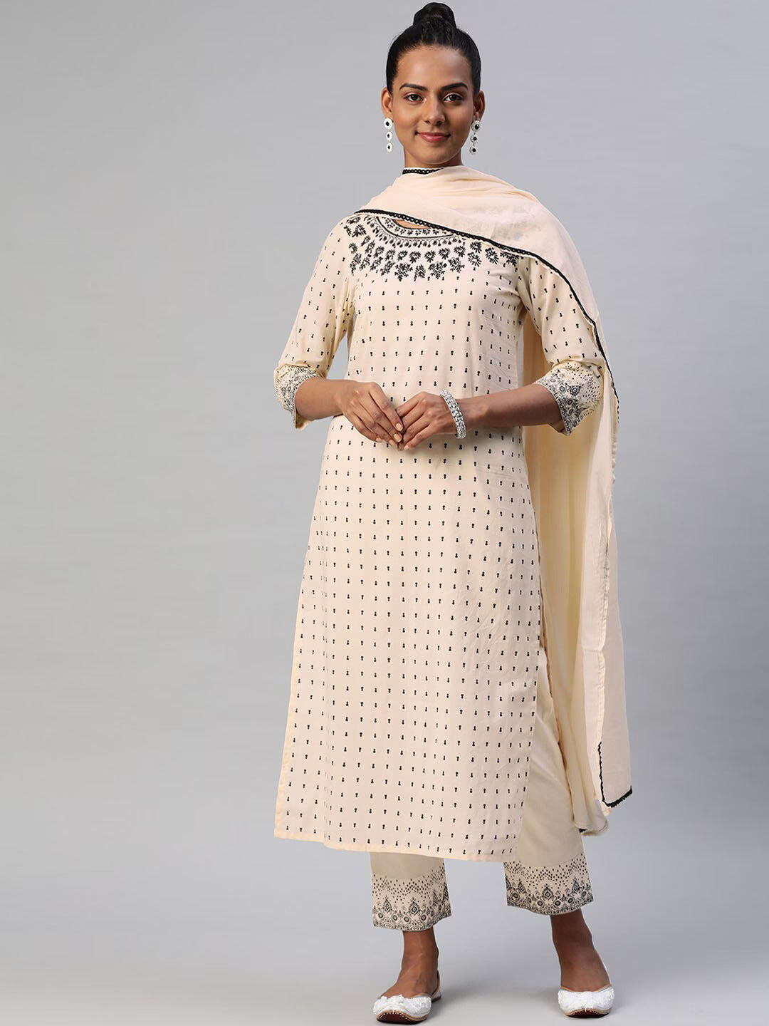 Women's  Beautiful Embroiderd Dress With Dupatta - Hatheli