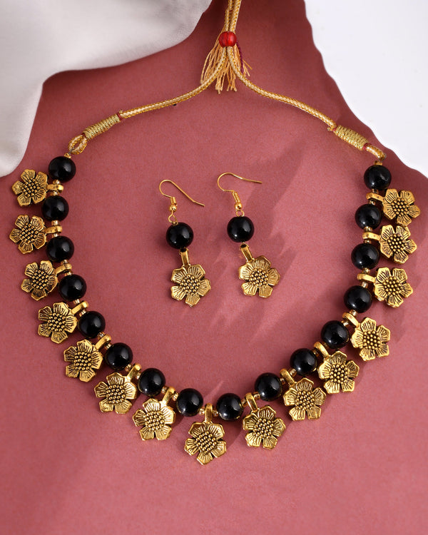 Women's Shine Beads Ethnic Gold Flower Necklace With Earring Set | Gemstone Jewellery Set - Avisha