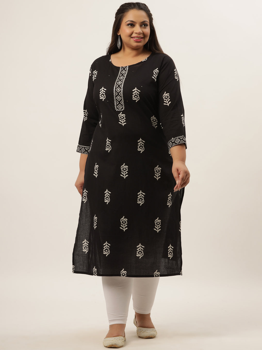 Women's Black & White Pure Cotton Kurta With Gotta Patti Detail - Yufta