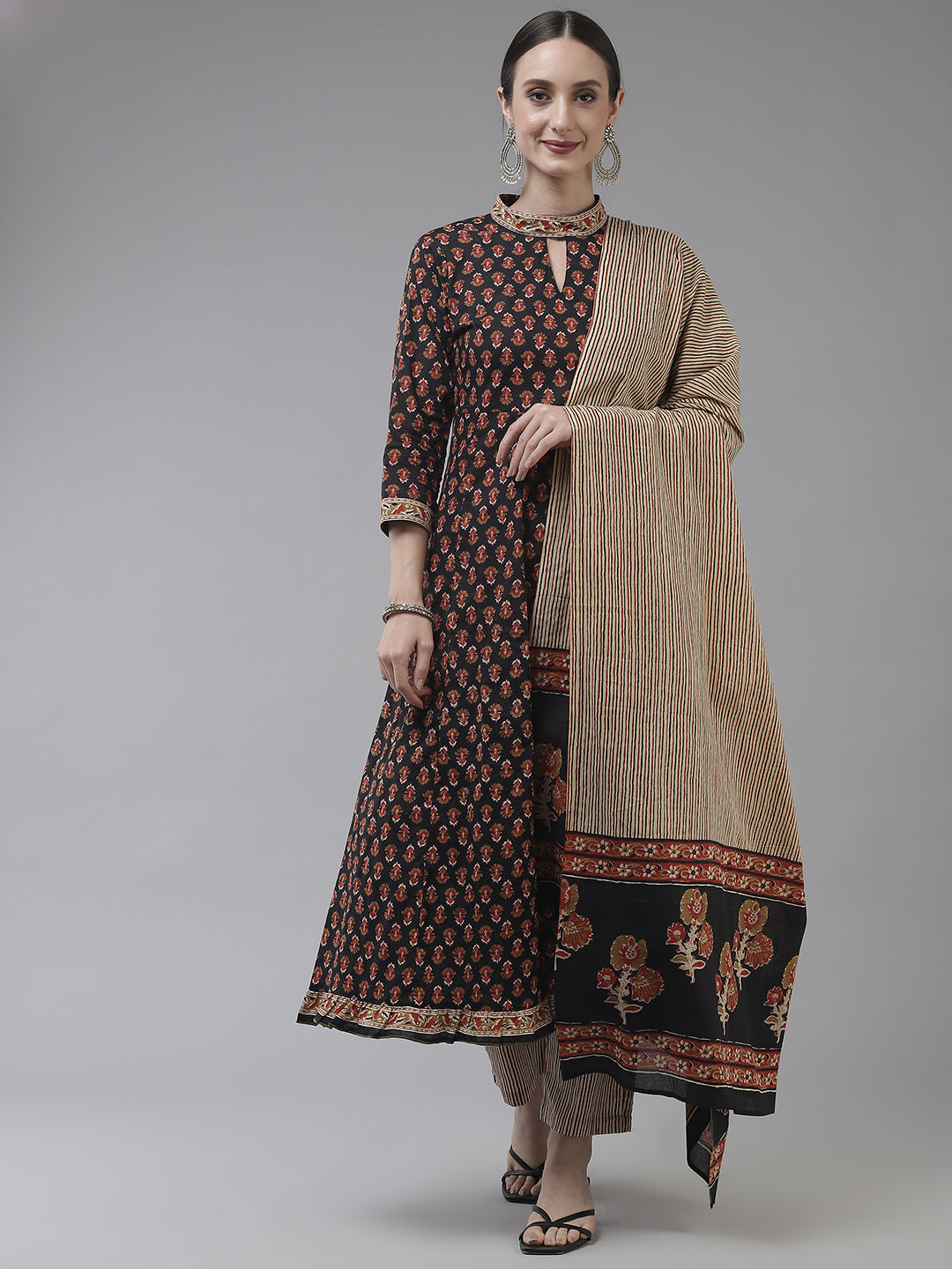 Women's Black Screen Print Kurta With Trousers & Dupatta - Yufta