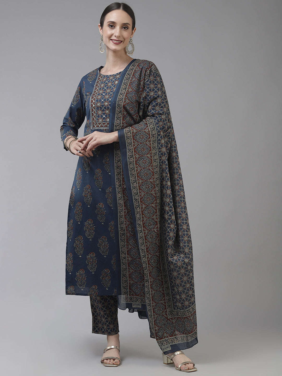 Women's Blue Hand Work Bijia Lace Kurta With Trousers & Dupatta - Yufta