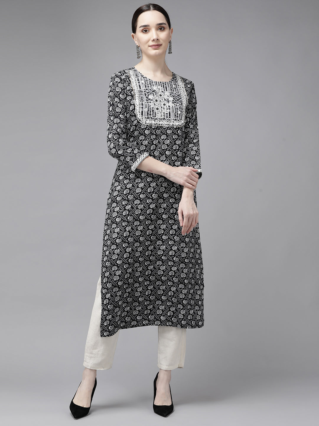 Women's Black Embroidered Mirror Work Straight Kurta - Yufta