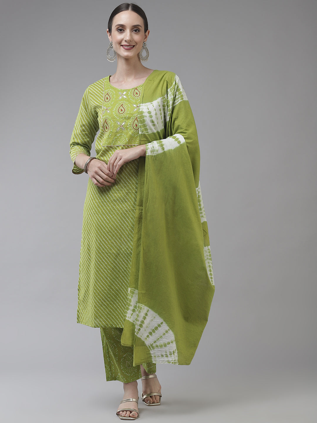 Women's Green Embroidery Kurta With Trousers & Dupatta - Yufta