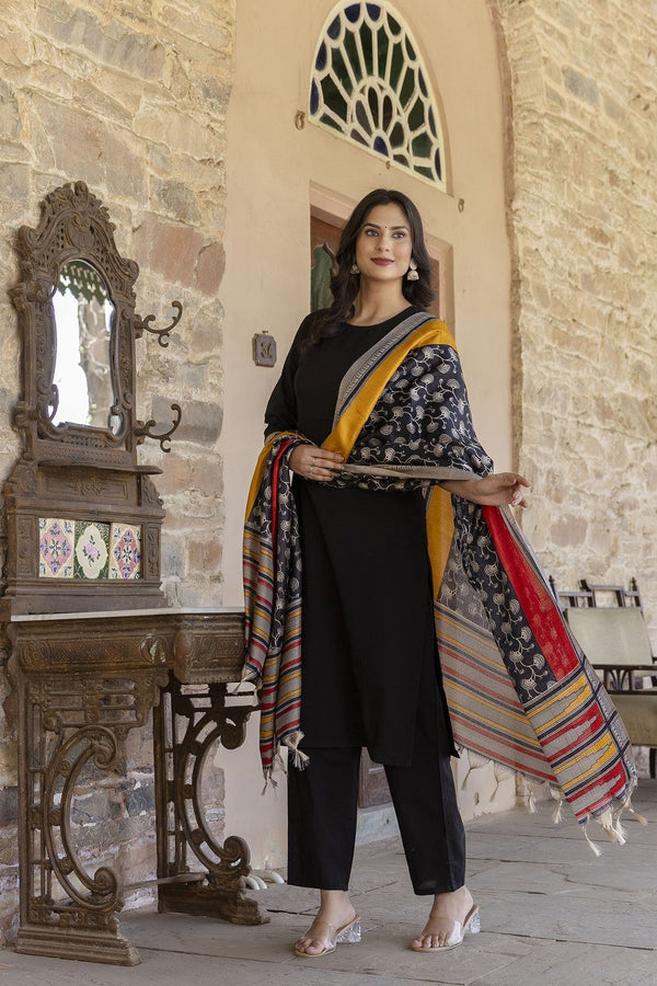 Women's Black kurta with trouser and printed dupatta - Taantav