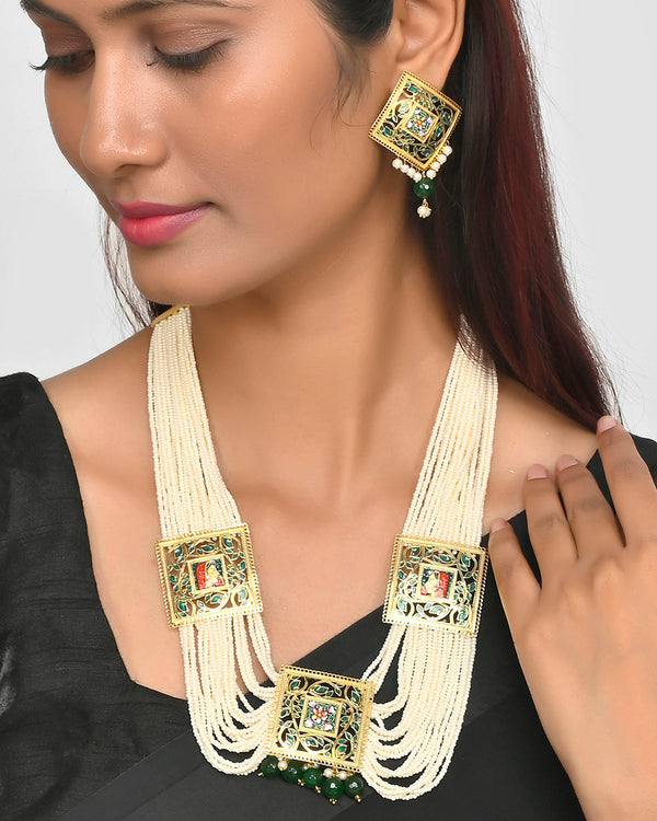 Women's Pearl Elegance Ethnic Queen Heavily Embellished Gold Plated Brass Jewellery Set - Voylla