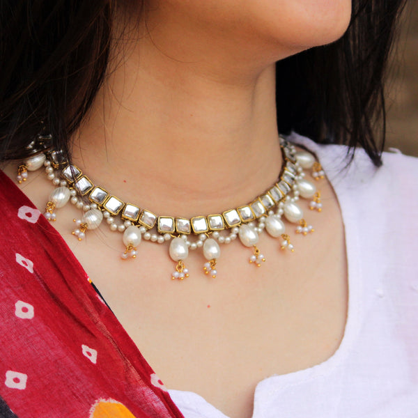 Women's Kundan And Drop Pearl Neckacle - BeAbhika