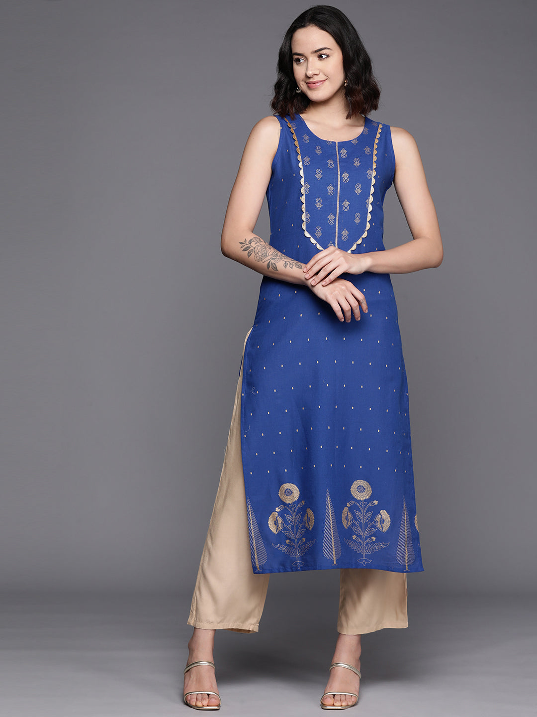 Women's Floral Printed Gotta Patti Pure Cotton Kurta - Ahalyaa