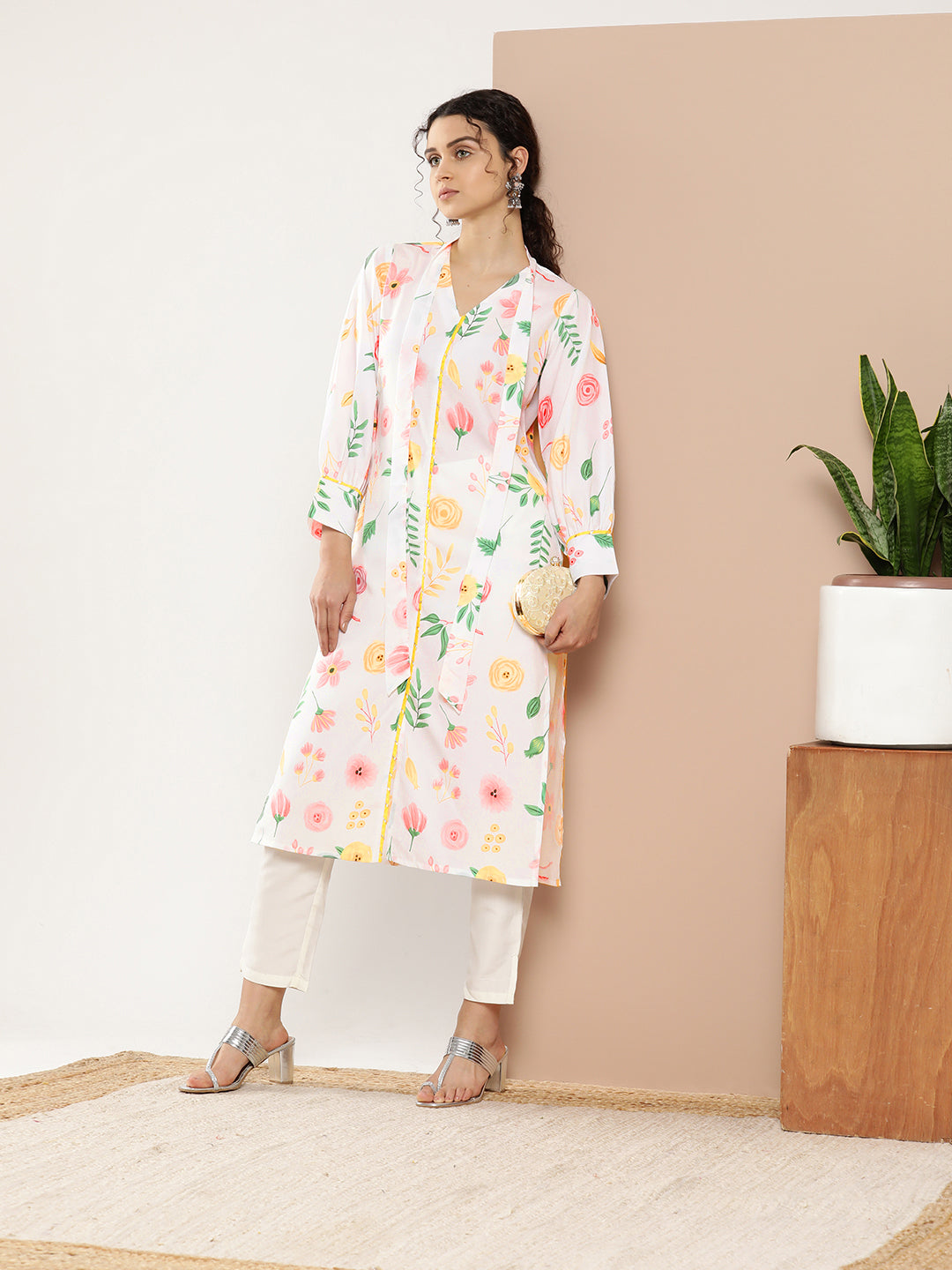 Women's White Floral Crepe Kurta - Ahalyaa