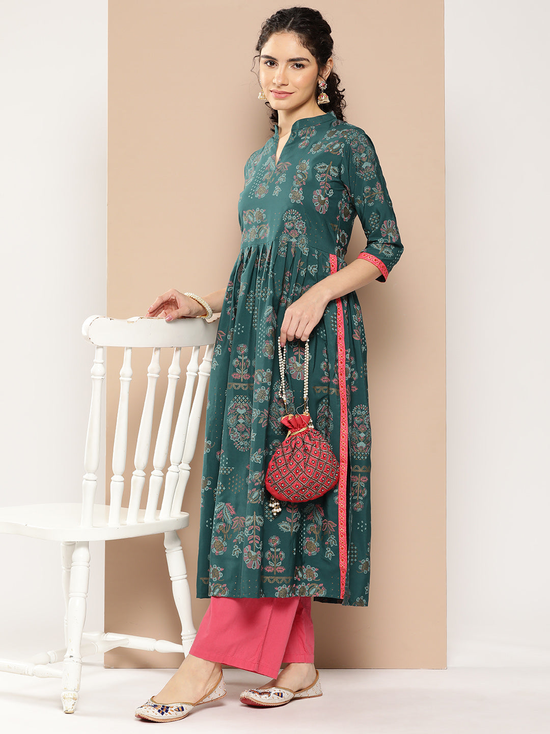 Women's Floral Printed Floral Crepe Kurta - Ahalyaa