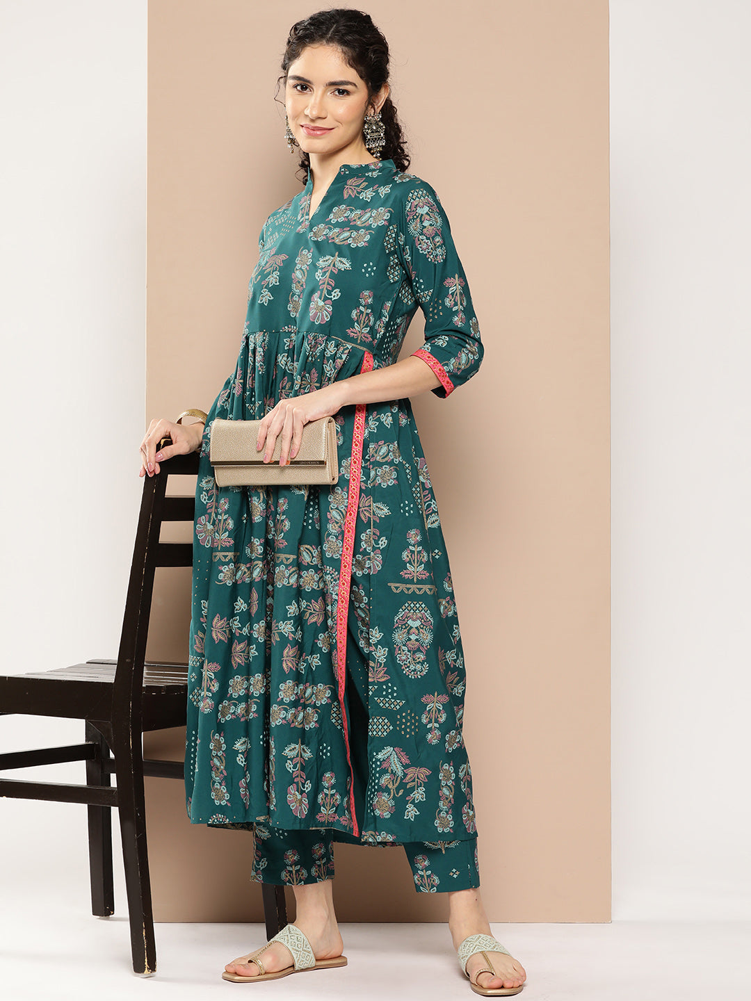 Women's Floral Printed Pleated Kurta With Trousers - Ahalyaa