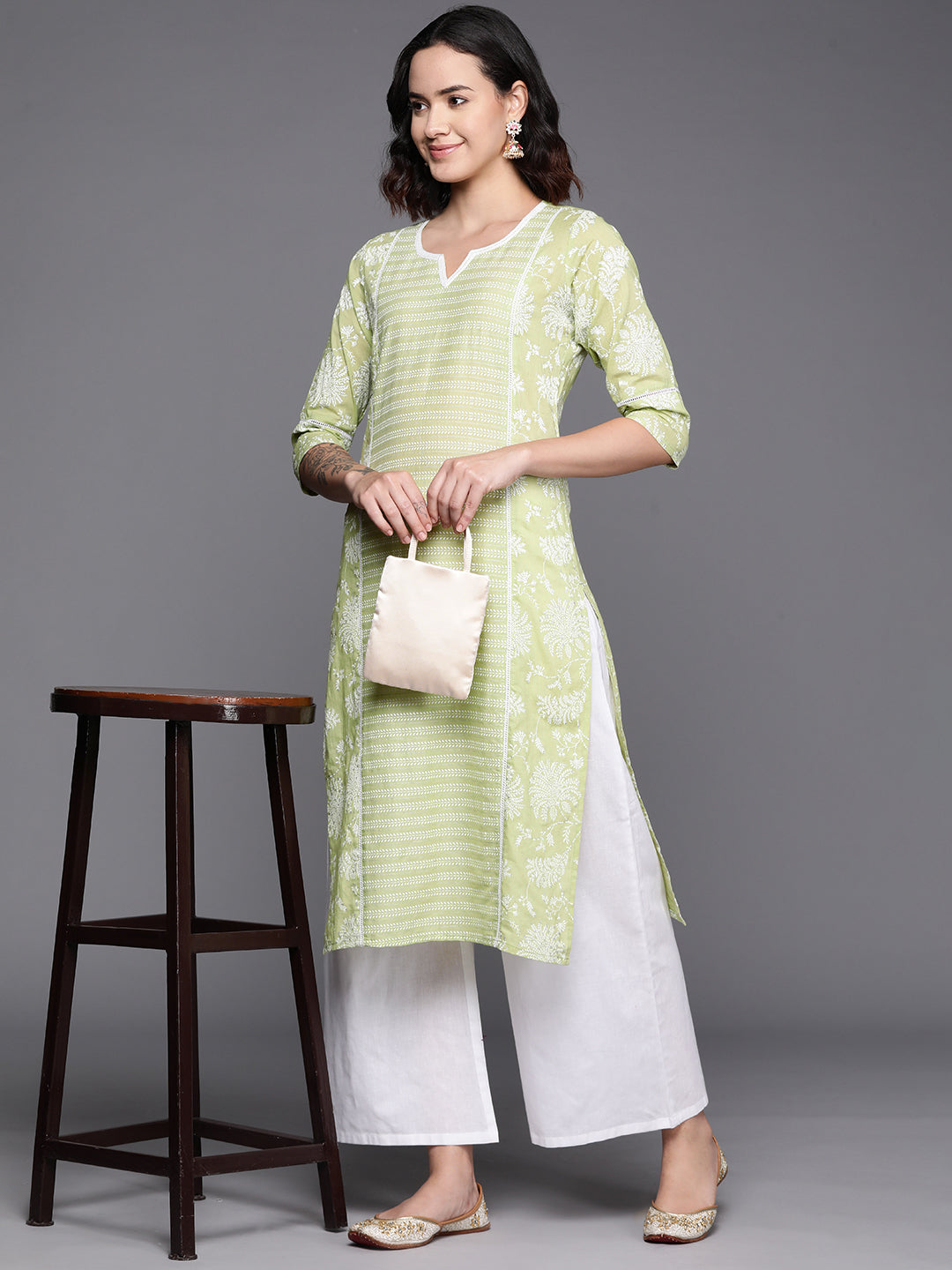 Women's Floral Printed Panelled Sweetheart Neck Pure Cotton Kurta With Palazzos - Ahalyaa