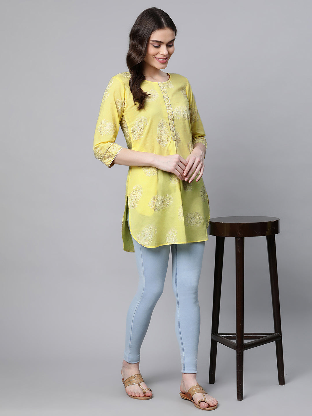 Women's Yellow Pure Cotton Glitter Print Tunic - Ahalyaa