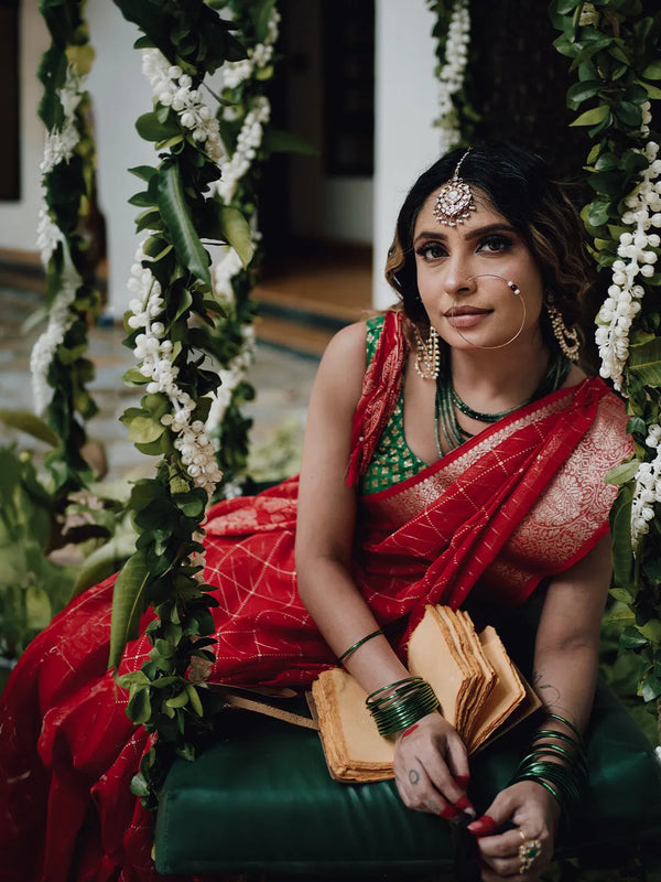 Red Printed Silk Blend Saree With Unstitched Blouse Piece