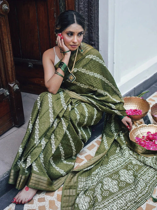 Green Printed Silk Blend Saree With Unstitched Blouse Piece