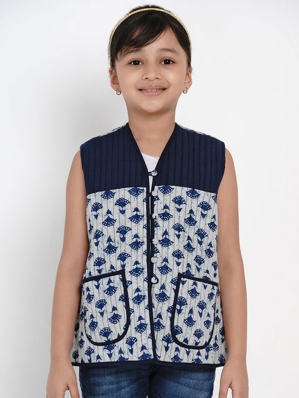 Jashvi  Girls Blue Printed Tailored Jacket