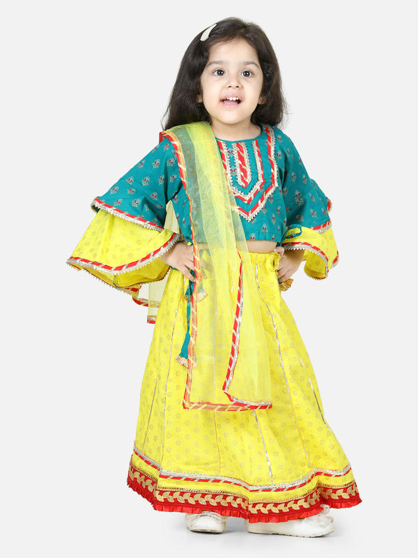 Girl's Cotton Green Lehenga Sets - Bownbee