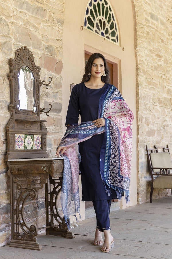 Women's Navy Blue Kurta Set With Pants & printed Dupatta - Taantav