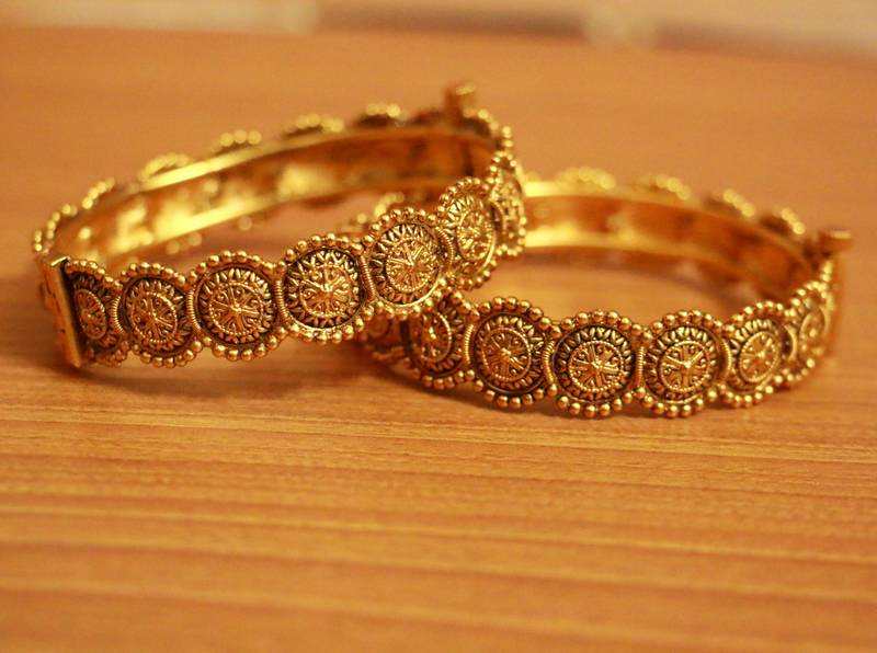 Women's Matt Finish Ginni Look Openable Gold Look Bangles - Sanvi Jewels