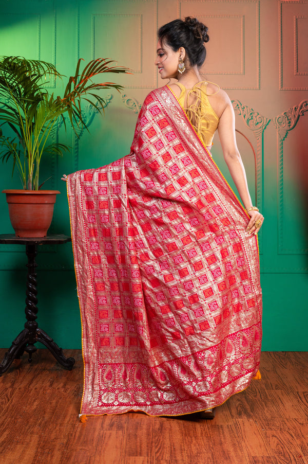 Women's Red And Pink Banarasi Bandhej Saree - Boveee