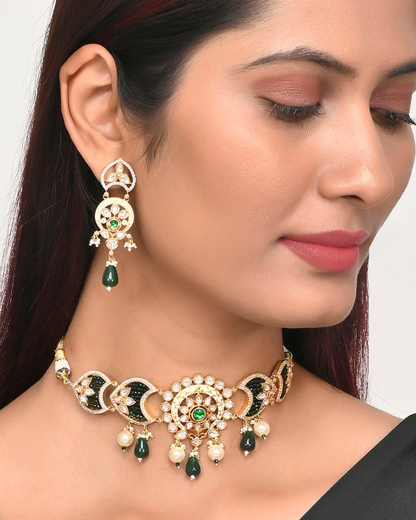 Women's White Faux Pearls And Kundan Adorned Floral Gold Plated Brass Jewellery Set - Voylla