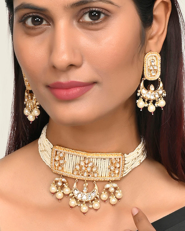 Women's Antique Style Heavily Embellished Faux Kundan And Pearls Gold Plated Brass Jewellery Set - Voylla