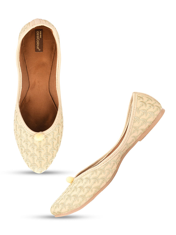 Women's Off White  Indian Ethnic Comfort Footwear - Desi Colour