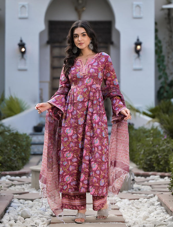 Women's Magenta Hand Block Floral Printed Cotton Kurta Set - Taantav