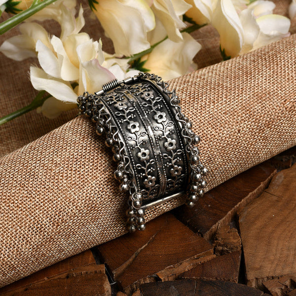 Women's Oxidised Silver-Plated Ghungroo Handcraft Bracelet - Kamal Johar