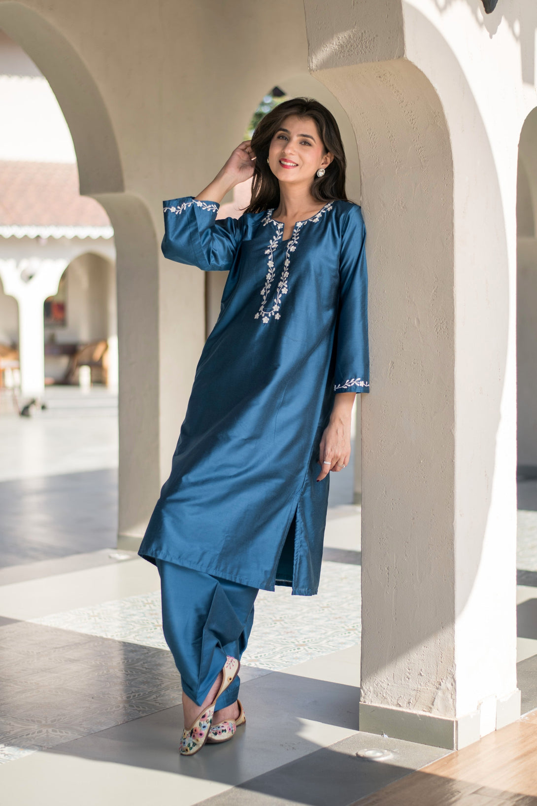 Women's Blue Kurta Embroidery Co-Ord Set - Label Shaurya Sanadhya