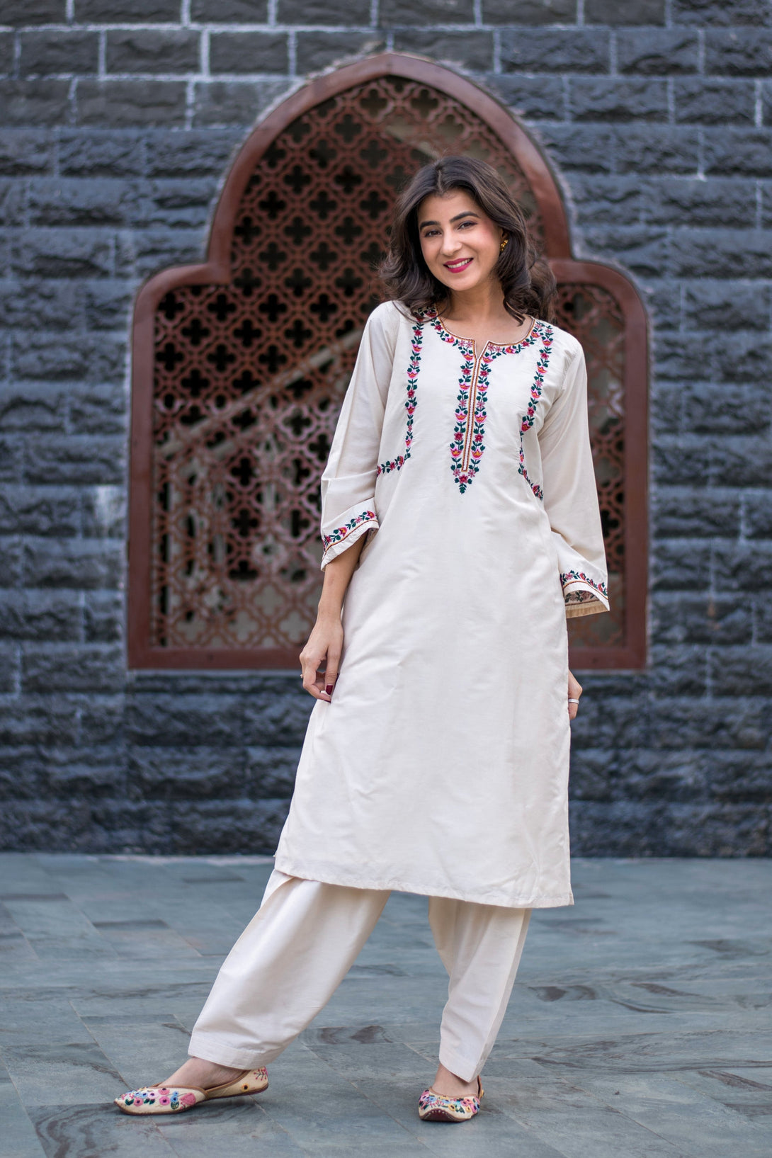 Women's Cream Kurta Embroidery Co-Ord Set - Label Shaurya Sanadhya