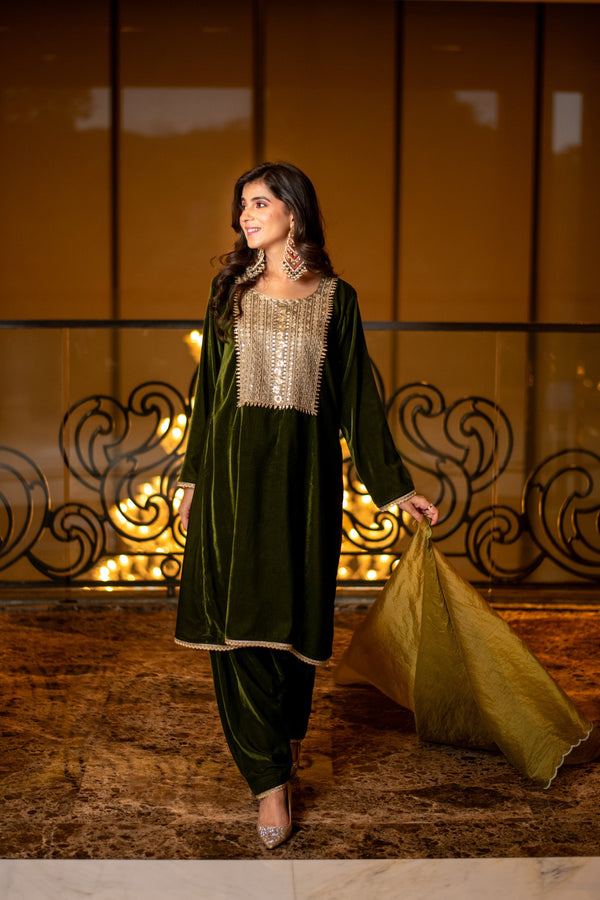 Women's Velvet Dark Olive Kurta Set - Label Shaurya Sanadhya