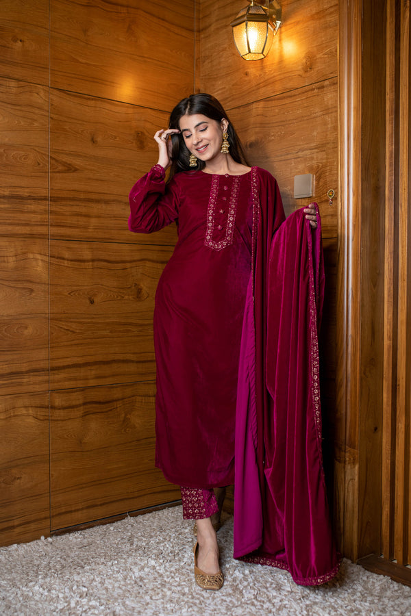 Women's Pink Velvet Kurta Set - Label Shaurya Sanadhya