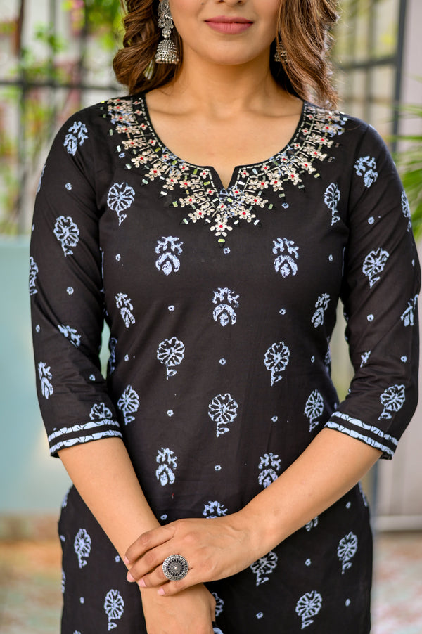 Women's Black Embroidered Cotton Kurta Set With Dupatta-Benaaz