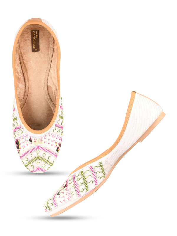 Women's White Multiline  Indian Ethnic Comfort Footwear - Desi Colour