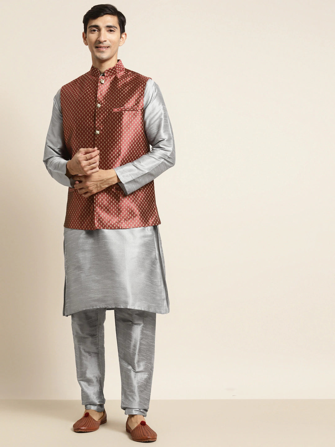 Men's Silk Blend Grey Kurta Pyjama & Silk Blend Maroon Self Design Nehrujacket - Sojanya